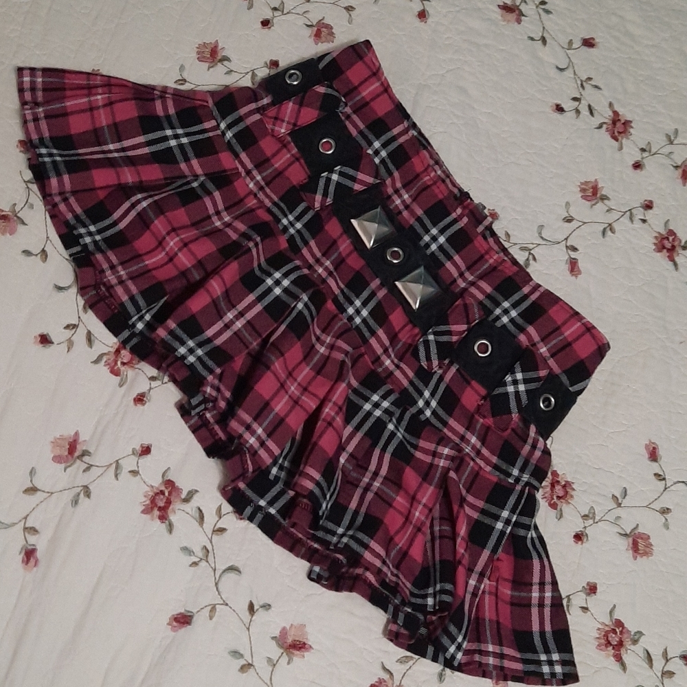 Tripp NYC size small pink plaid skirt studded belt